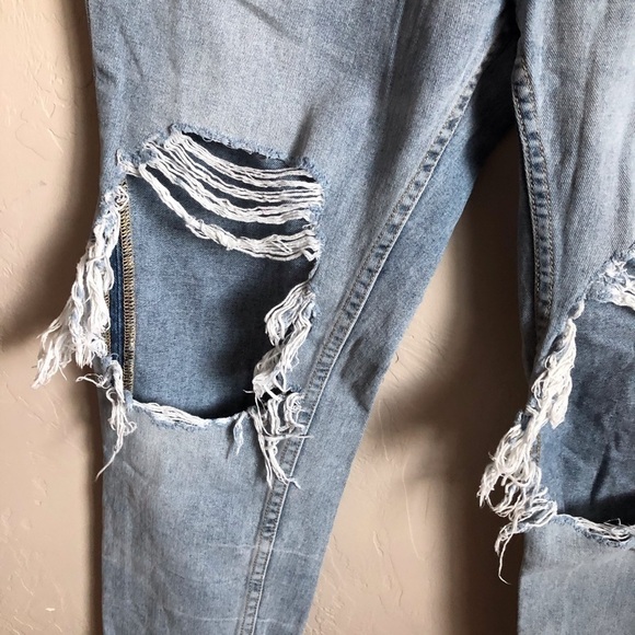 BDG Slim Boyfriend Distressed Denim Jeans - Picture 10 of 11